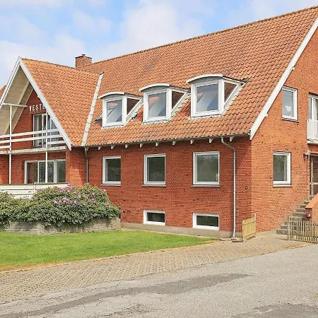 Fourteen-bedroom In Hurup Thy בית נופש *